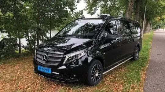 8-persoons taxibus van Taxi TCN