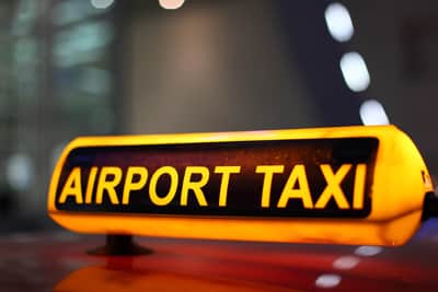 De voordelen van taxivervoer naar de luchthaven