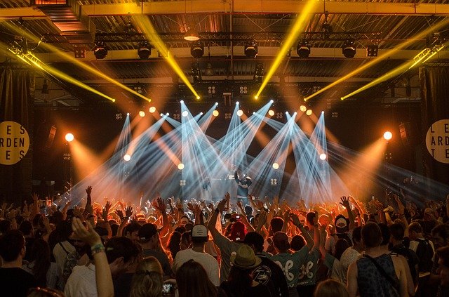 Met de taxi gezellig naar een concert